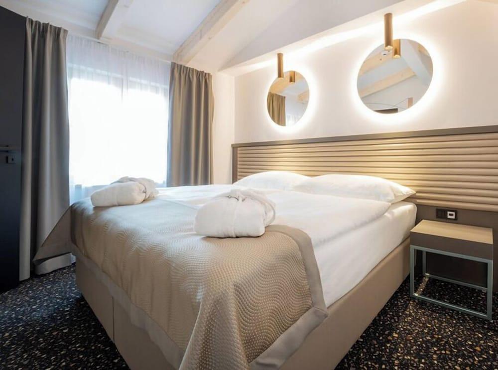 EA Embassy Prague Hotel Room Type - Superior Double Room