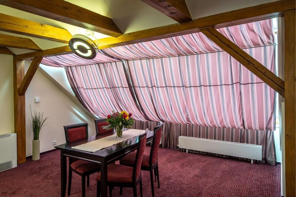 EA Embassy Prague Hotel Room Type - Deluxe Suite
