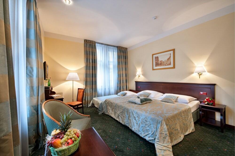 EA Hotel Downtown Room Type - Double or Twin Room EA Hotel Downtown Room Type - Double or Twin Room