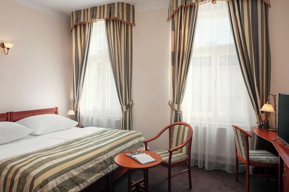 Amigo City Centre Hotel Room Type - Standard Double or Twin Room Amigo City Centre Hotel Room Type - Standard Double or Twin Room