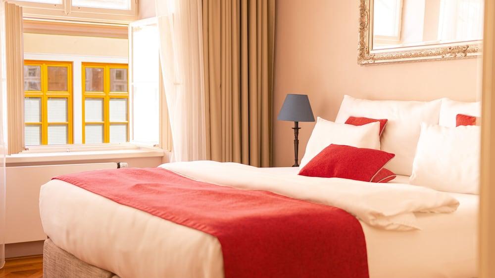 Hotel Golden Key Prague Room Type - Junior Suite, 1 Bedroom