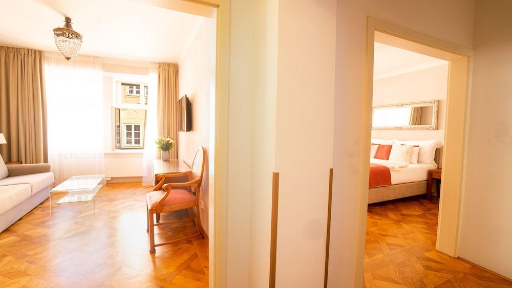 Hotel Golden Key Prague Room Type - Executive Suite, 1 Bedroom