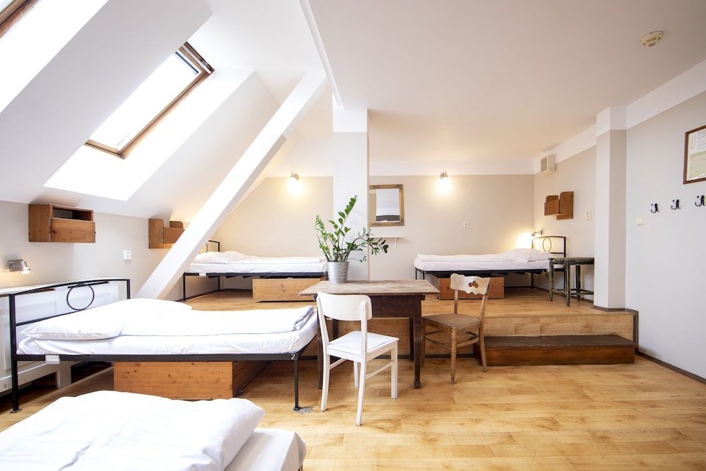 Sir Toby's Hostel Room Type - Bed in 6-Bed Female Dormitory