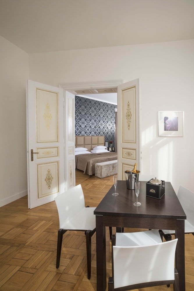 Deminka Palace Room Type - Royal Suite