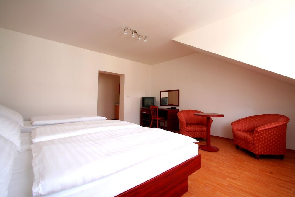 Aparthotel Susa - Tap to explore photos
