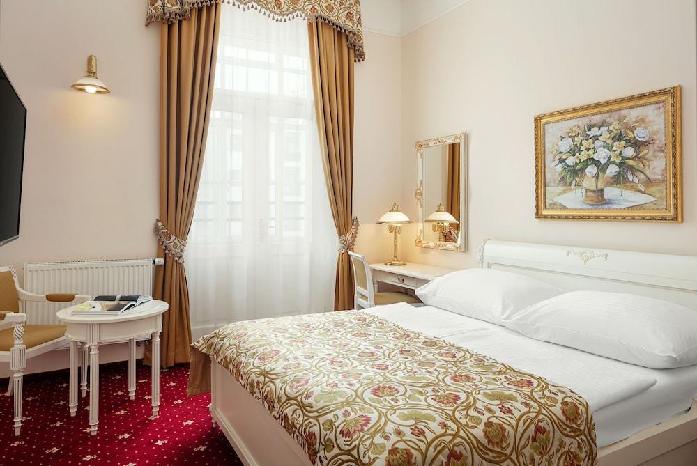 Alqush Downtown Hotel Room Type - Standard Double or Twin Room