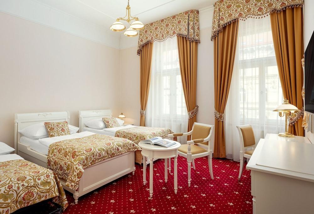 Alqush Downtown Hotel Room Type - Standard Room, 1 Double Bed with Sofa bed