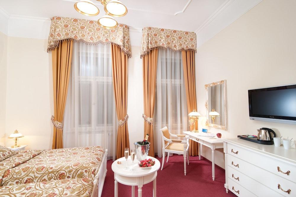 Alqush Downtown Hotel - Tap to explore photos