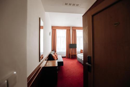 Alton Hotel Prague - Tap to explore photos