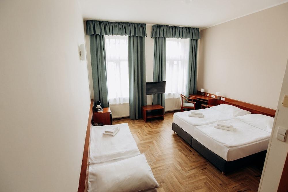 Alton Hotel Prague Room Type - Standard Triple Room Alton Hotel Prague Room Type - Standard Triple Room