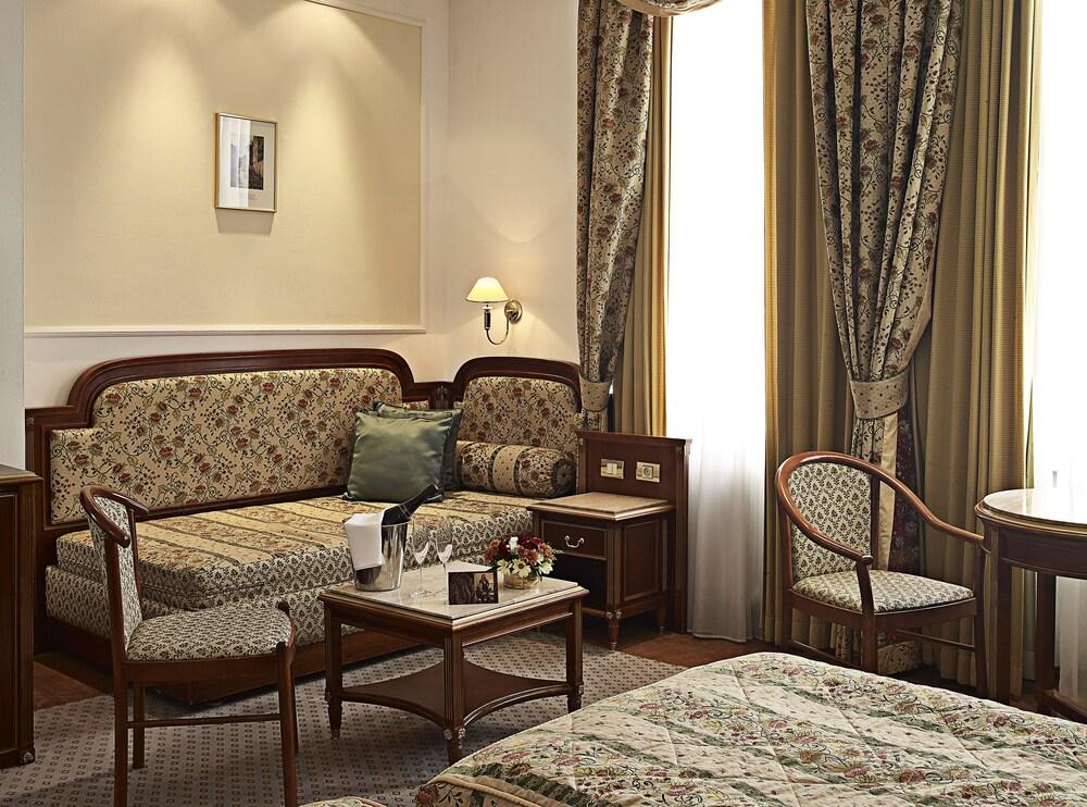 Ambassador Zlatá husa Room Type - Triple Room Ambassador Zlatá husa Room Type - Triple Room
