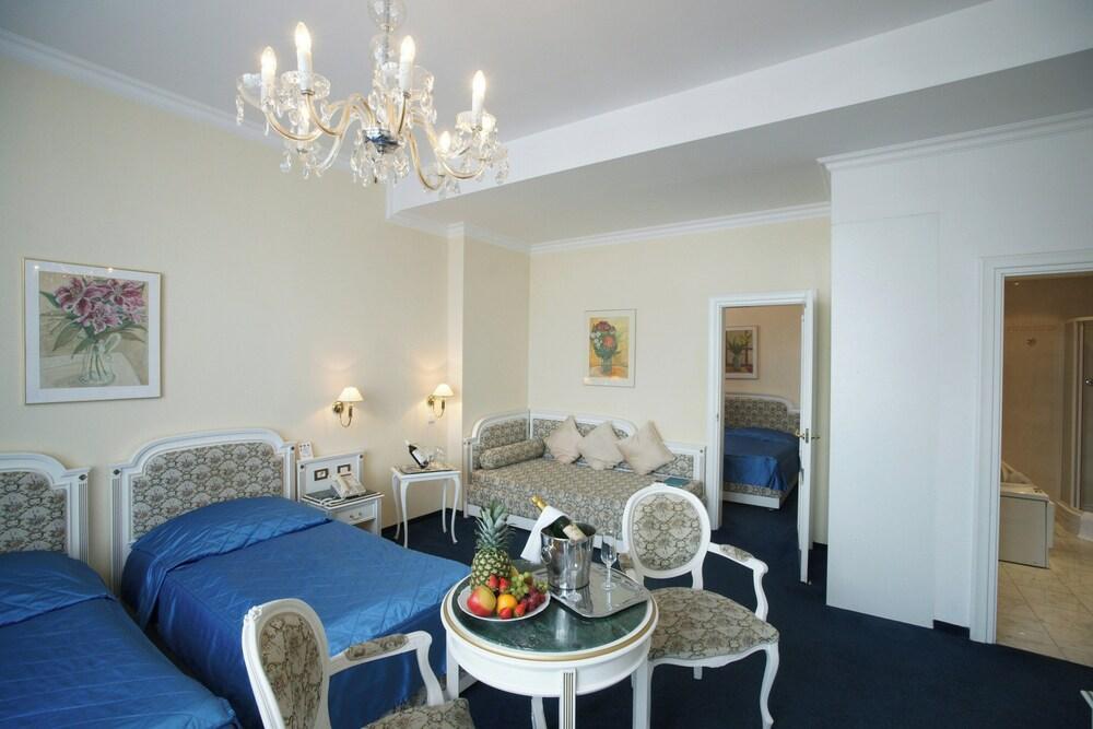 Ambassador Zlatá husa Room Type - Standard Twin Room