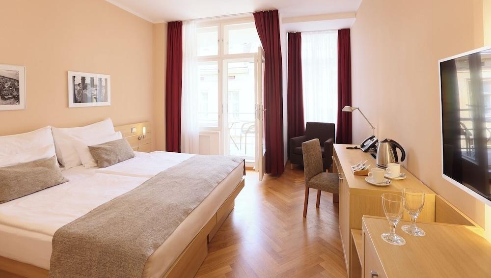 Hotel Amarilis Room Type - Deluxe Double Room, 1 Bedroom, Balcony