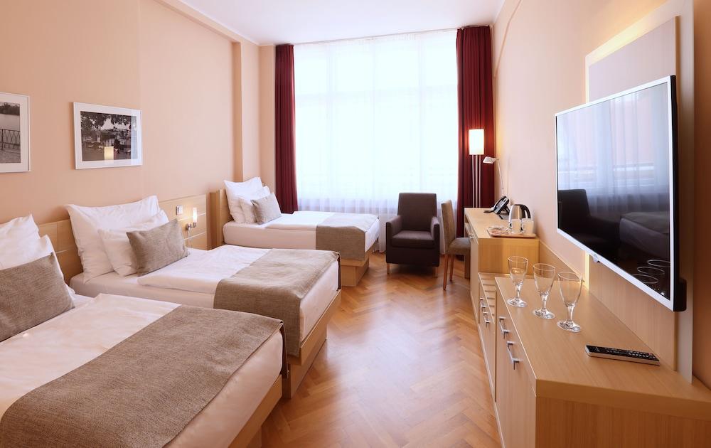 Hotel Amarilis Room Type - Deluxe Triple Room Hotel Amarilis Room Type - Deluxe Triple Room