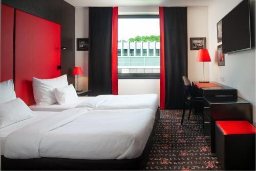 OREA Hotel Angelo Praha Room Type - Deluxe Double or Twin Room with Street View