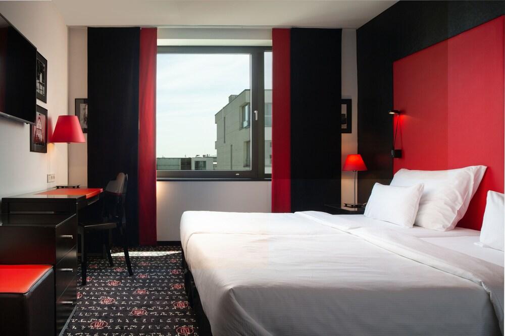OREA Hotel Angelo Praha - Tap to explore photos