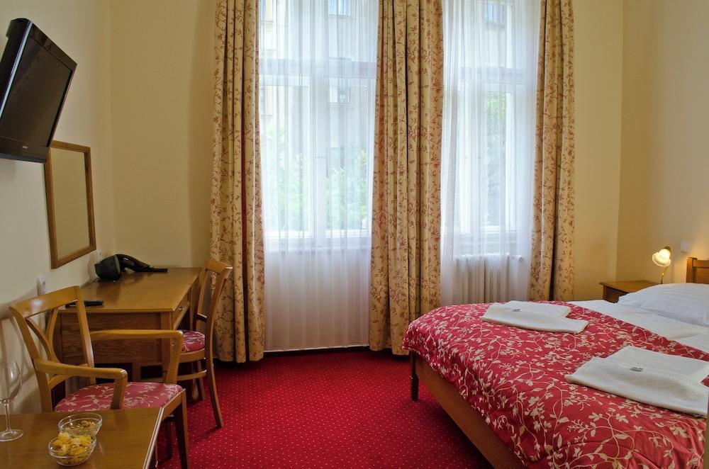 Anna Hotel Room Type - Superior Double or Twin Room (With Air Conditioning)