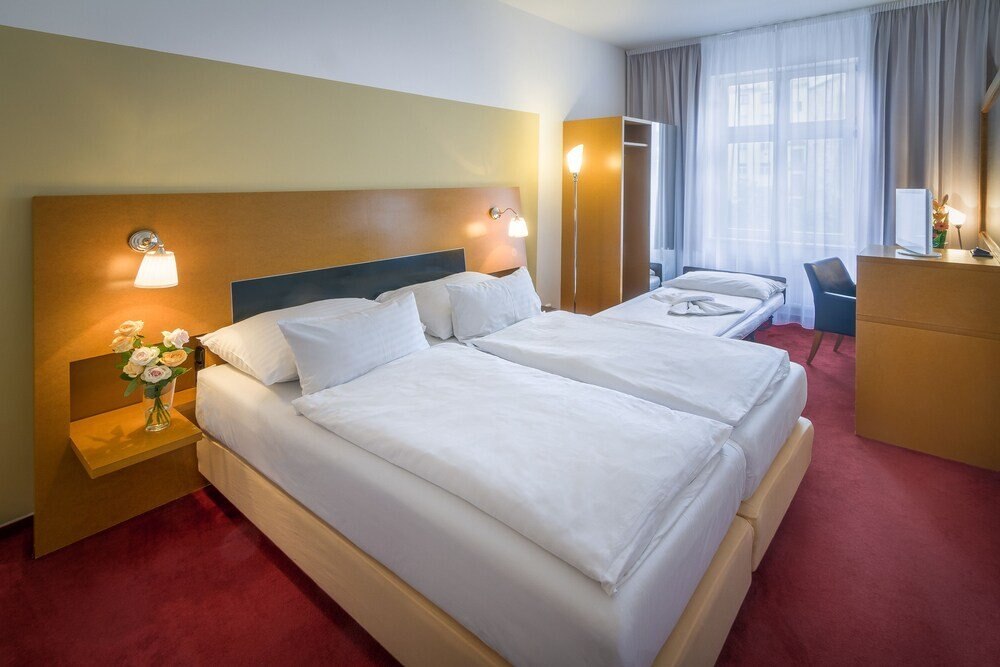 Theatrino Room Type - Standard Double Room with extra bed