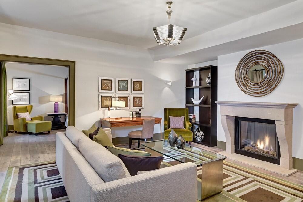 Augustine, a Luxury Collection Hotel, Prague by Marriott Room Type - Suite (Moser)