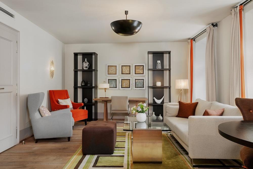 Augustine, a Luxury Collection Hotel, Prague by Marriott Room Type - Deluxe Suite (Castle View)