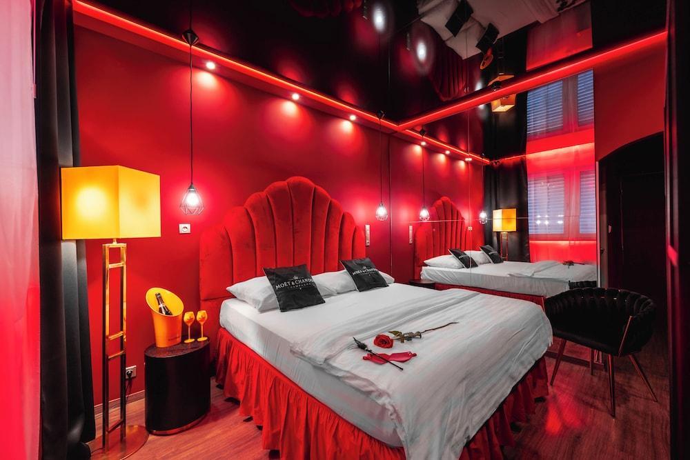 Hotel Aura Design & Garden Pool Room Type - King Room with Pool Access