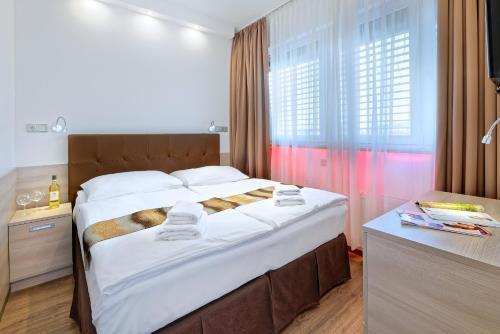 Hotel Aura Design & Garden Pool Room Type - Deluxe Double or Twin Room with Pool Access