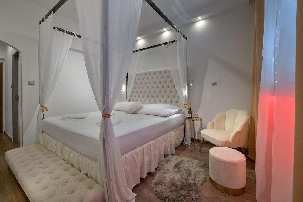 Hotel Aura Design & Garden Pool Room Type - Glamour double with free pool access