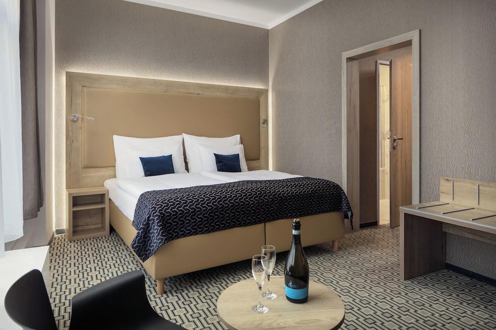 Hotel Astoria Room Type - Standard Double or Twin Room Hotel Astoria Room Type - Standard Double or Twin Room