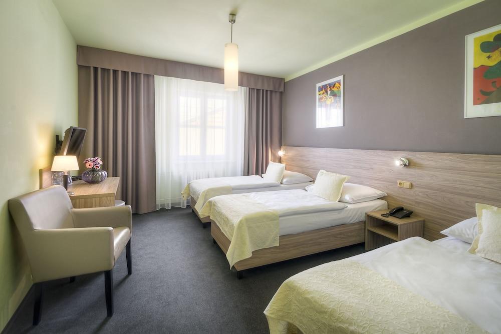 Atlantic Hotel Room Type - Triple Room