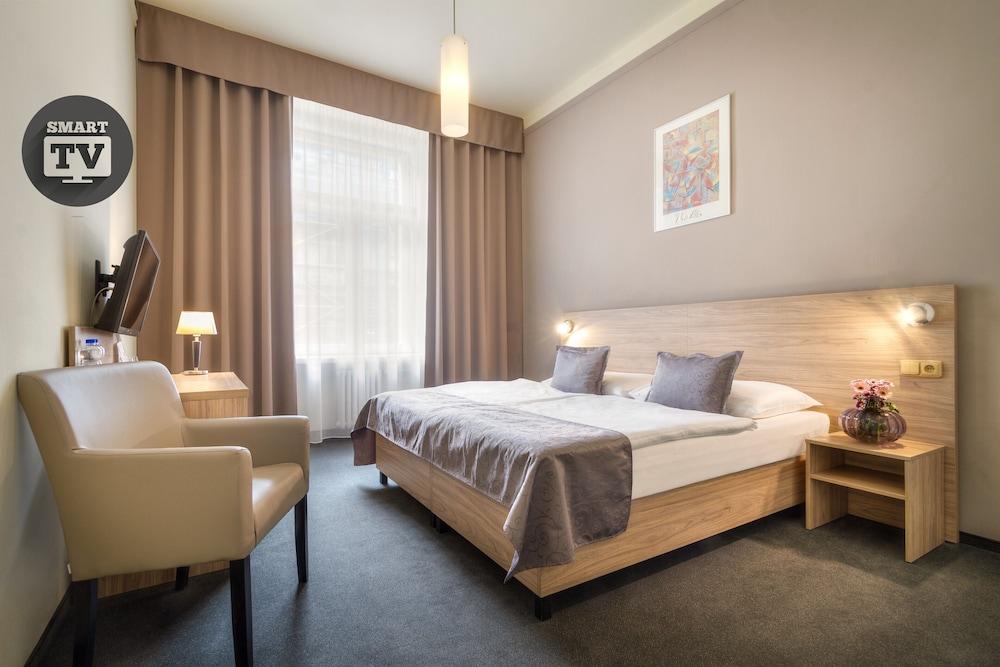 Atlantic Hotel Room Type - Standard Double or Twin Room