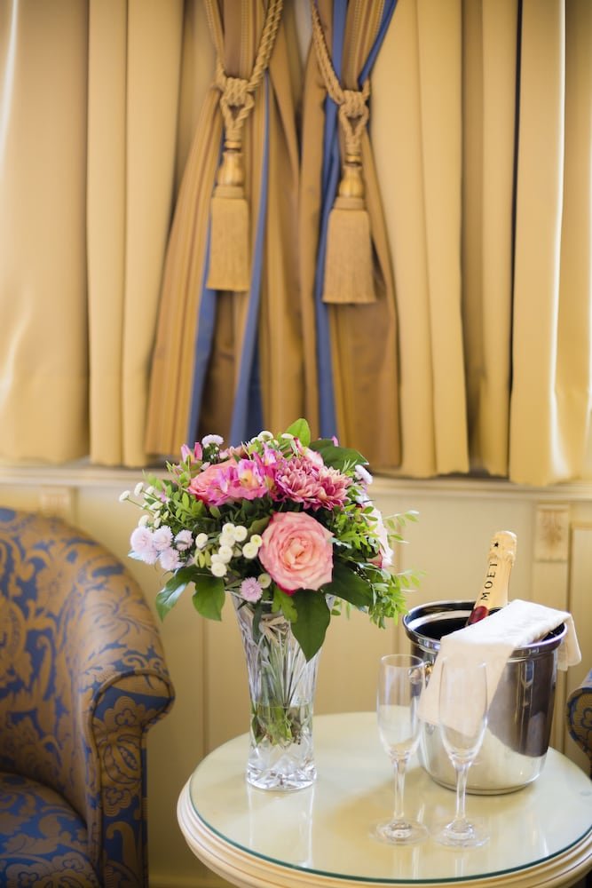Luxury Family Hotel Royal Palace - Tap to explore photos