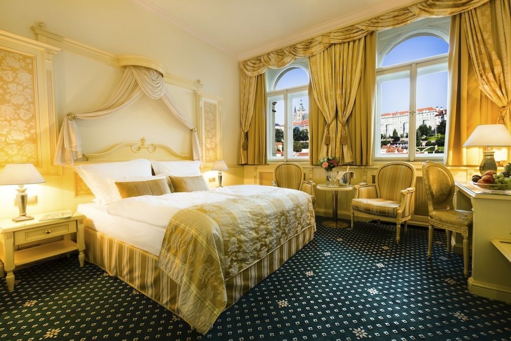Luxury Family Hotel Royal Palace Room Type - Deluxe Senior Room