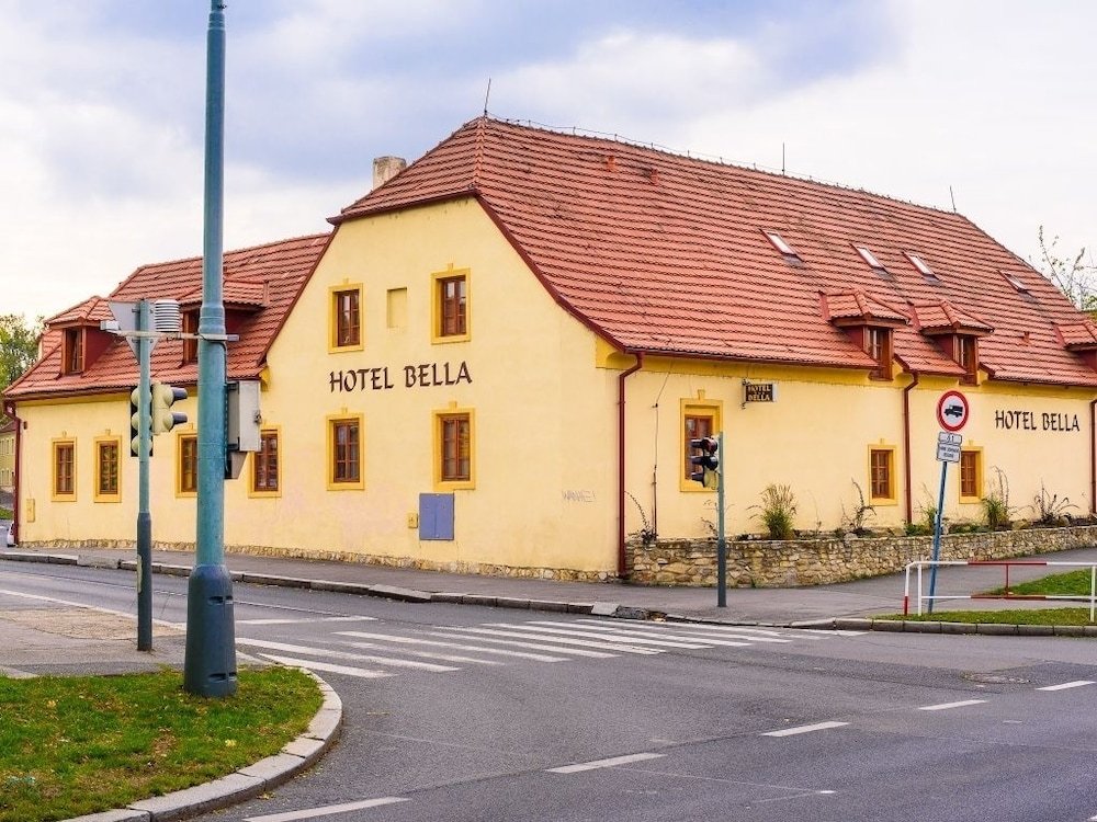 Hotel Bella - Tap to explore photos