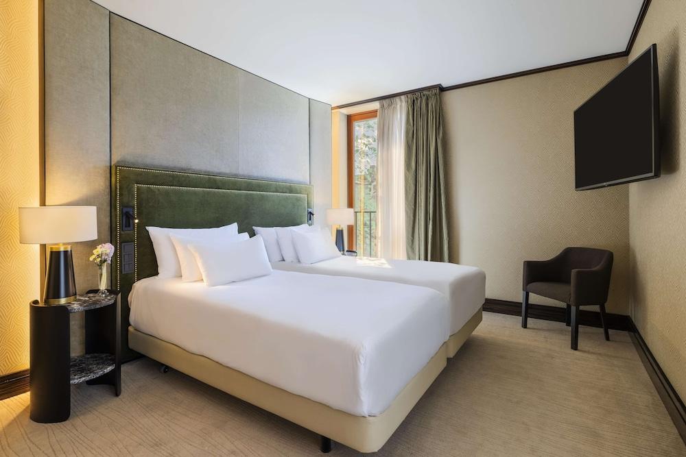 NH Collection Prague Carlo IV Room Type - Premium Triple Room