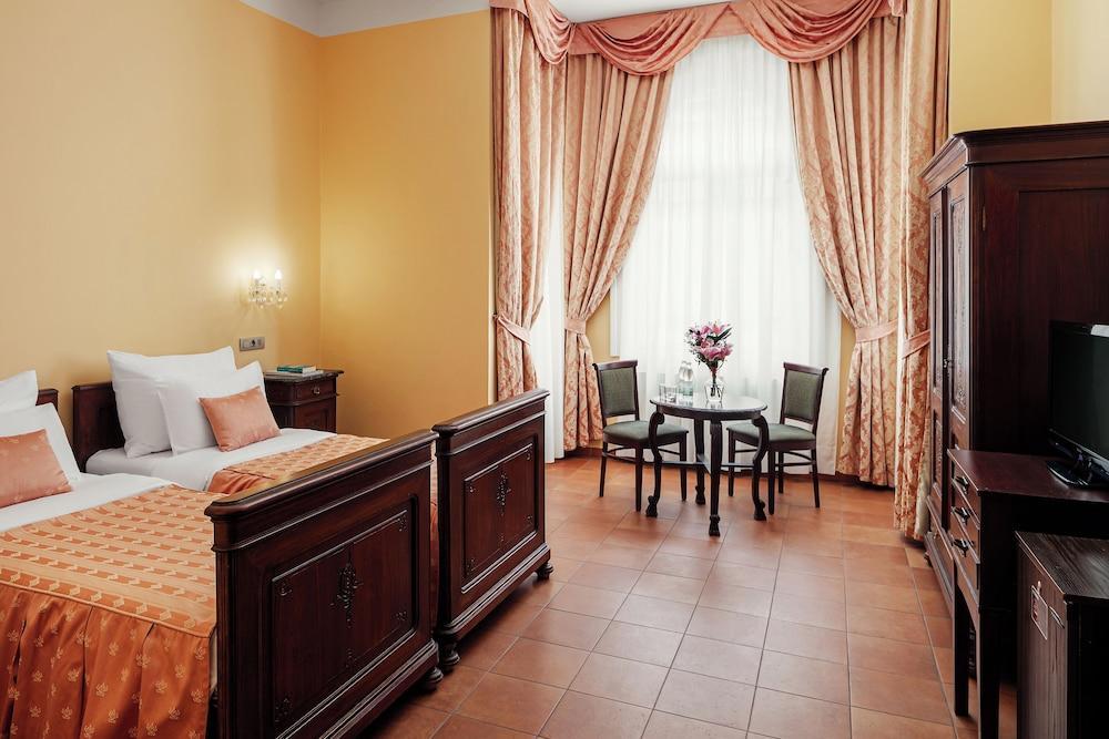 Hotel Caesar Prague - Tap to explore photos