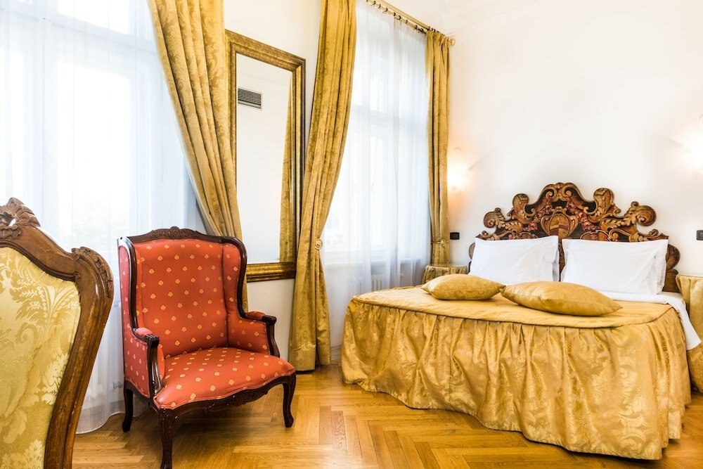 Charles Bridge Palace Room Type - Standard Double or Twin Room