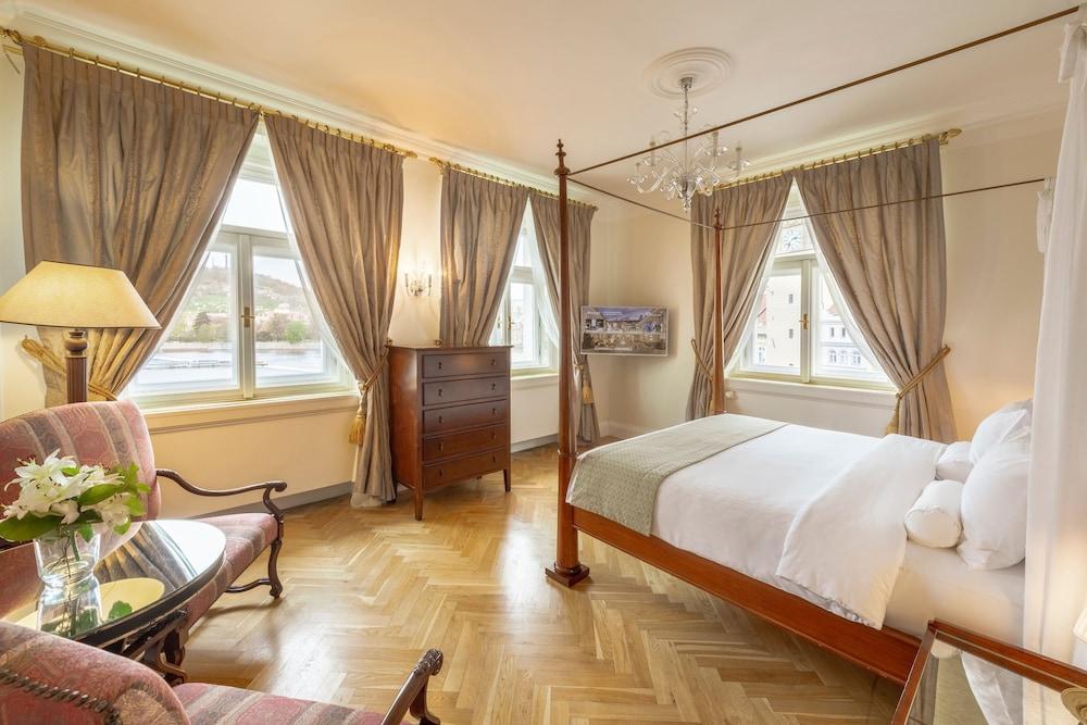 The Mozart Prague Room Type - Deluxe Room, 1 King Bed, River View (Charles Bridge and Prague Castle View)