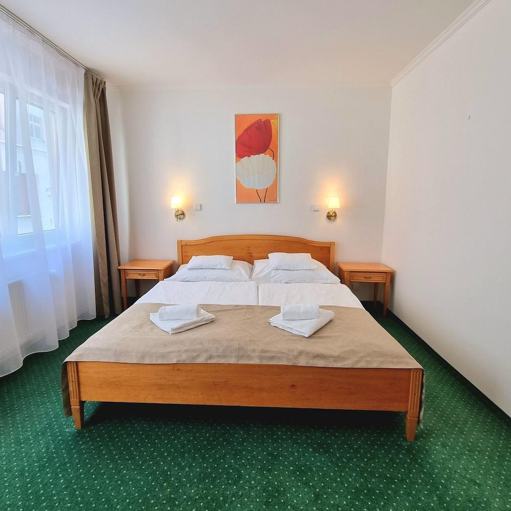 Hotel Claris Room Type - Superior Double Room (in hotel Claris)