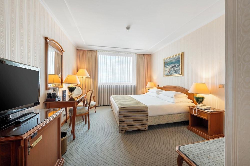 Panorama Hotel Prague Room Type - Superior Room, 1 King Bed