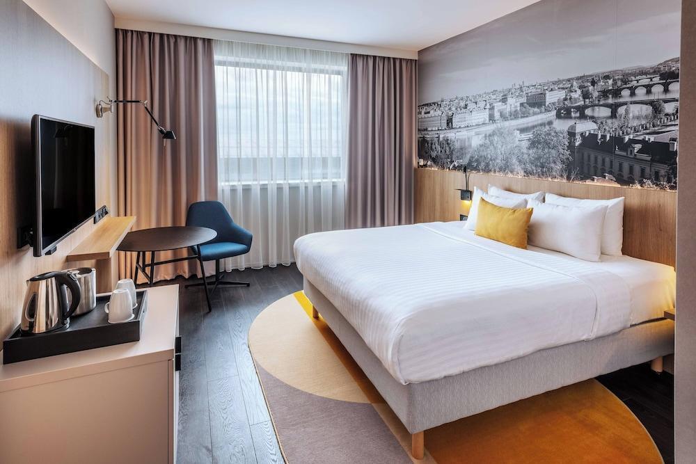 Courtyard by Marriott Prague Airport Room Type - Room, 1 King Bed