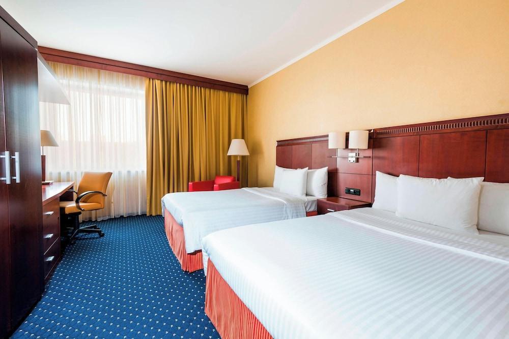 Courtyard by Marriott Prague City Room Type - Deluxe Room, 2 Double Beds