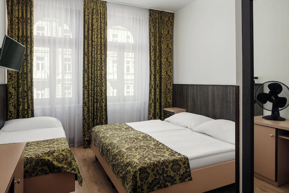 Hotel Superior Prague Room Type - Standard Triple Room