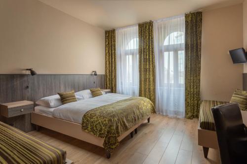 Hotel Superior Prague - Tap to explore photos