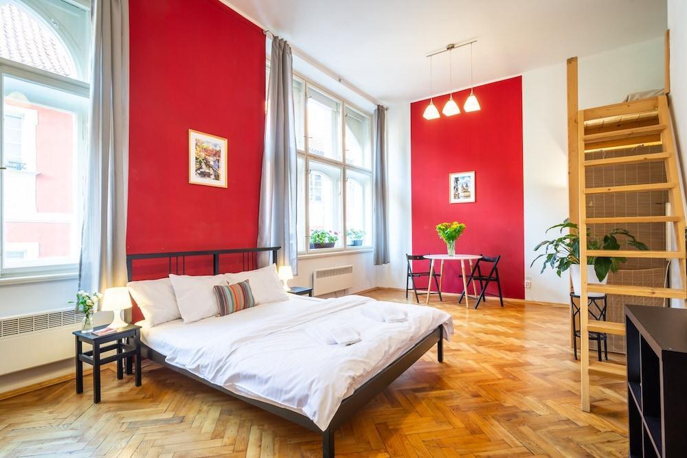 Royal Road Residence Room Type - Studio with Sofa Bed Royal Road Residence Room Type - Studio with Sofa Bed