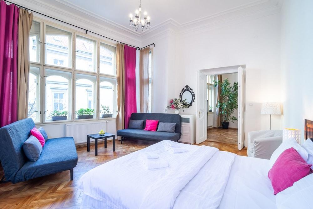 Royal Road Residence Room Type - Comfort Apartment, 1 Bedroom, Non Smoking, Kitchenette