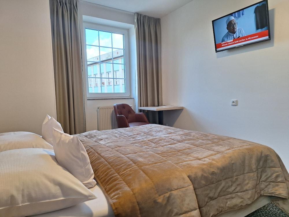 Hotel Avion Room Type - Family Suite Hotel Avion Room Type - Family Suite