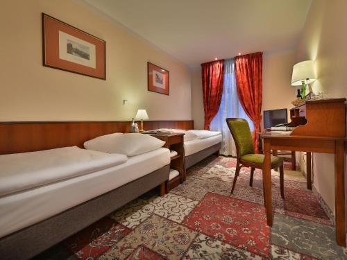 EA Hotel Jelení dvůr Prague Castle - Tap to explore photos