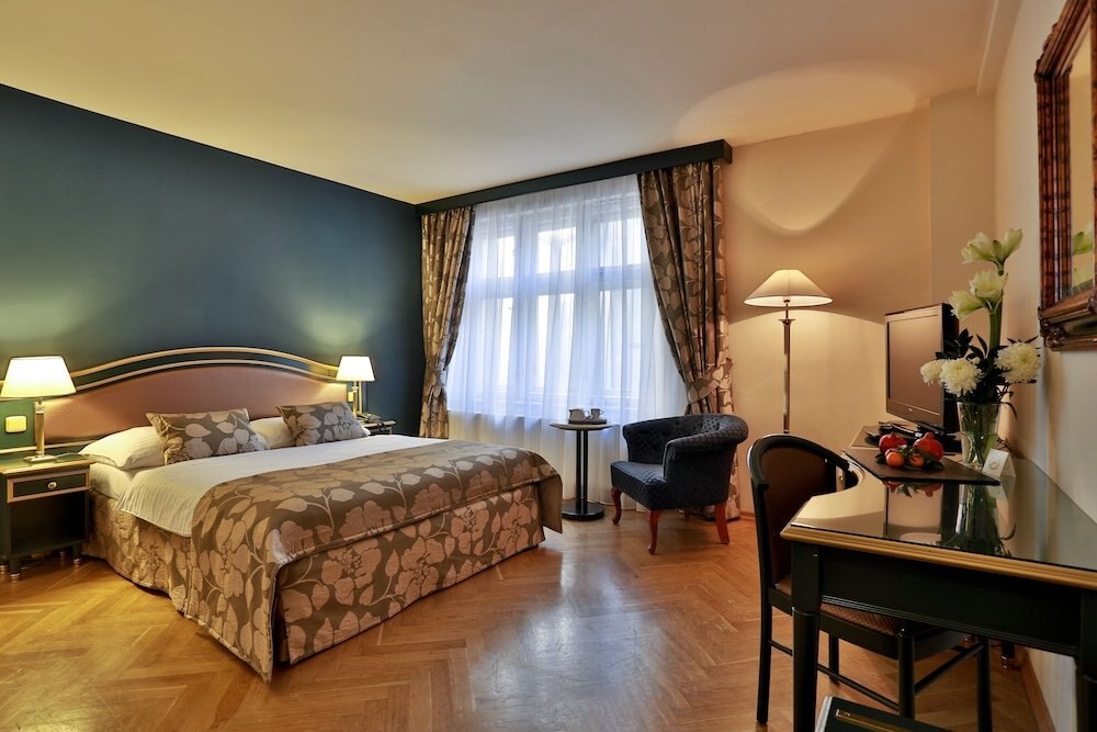 Hotel Elysee Room Type - Standard Double or Twin Room