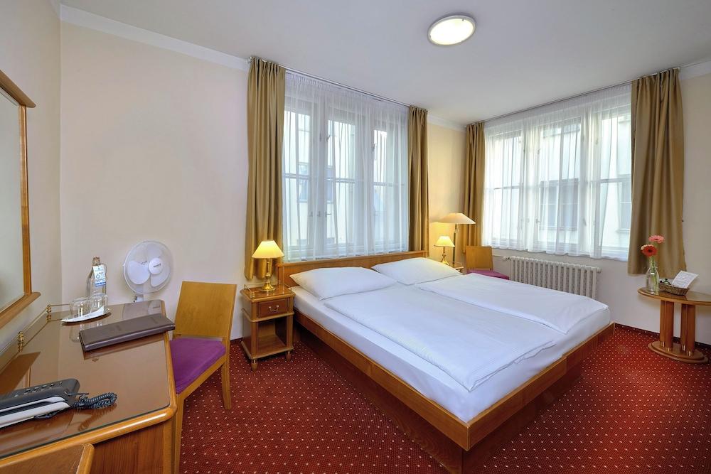 Hotel Melantrich Room Type - Standard Double or Twin Room