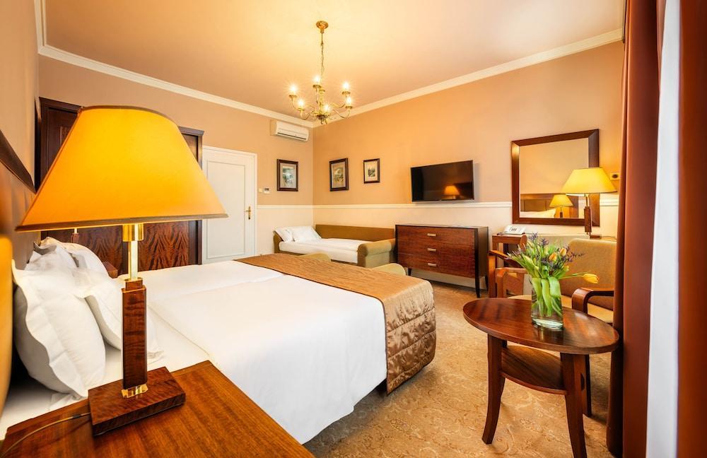 Esplanade Hotel Prague Room Type - Standard Triple Room